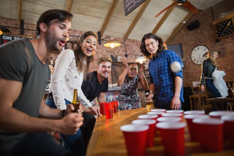 Partyspiele für Erwachsene: Bier Pong